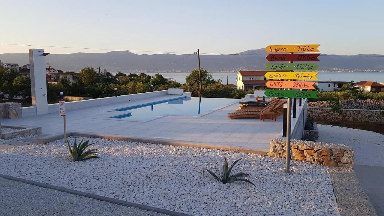 Villa Ming - Pool, Sea-View And Peace スラティネ
