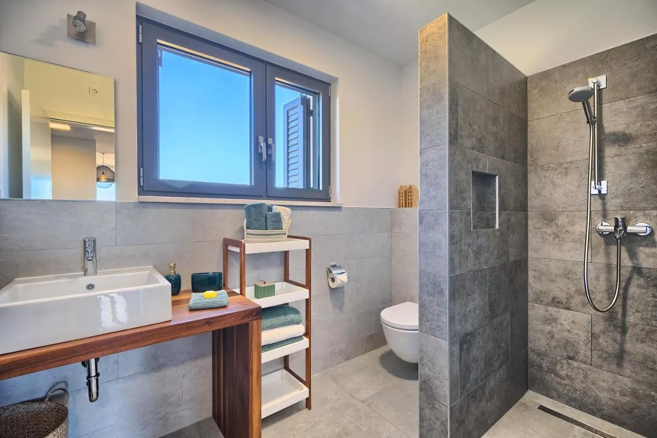 Villa Ming - Pool, Sea-View And Peace Slatine Apartament