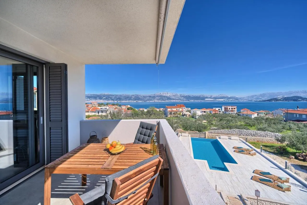 Villa Ming - Pool, Sea-View And Peace スラティネ アパート