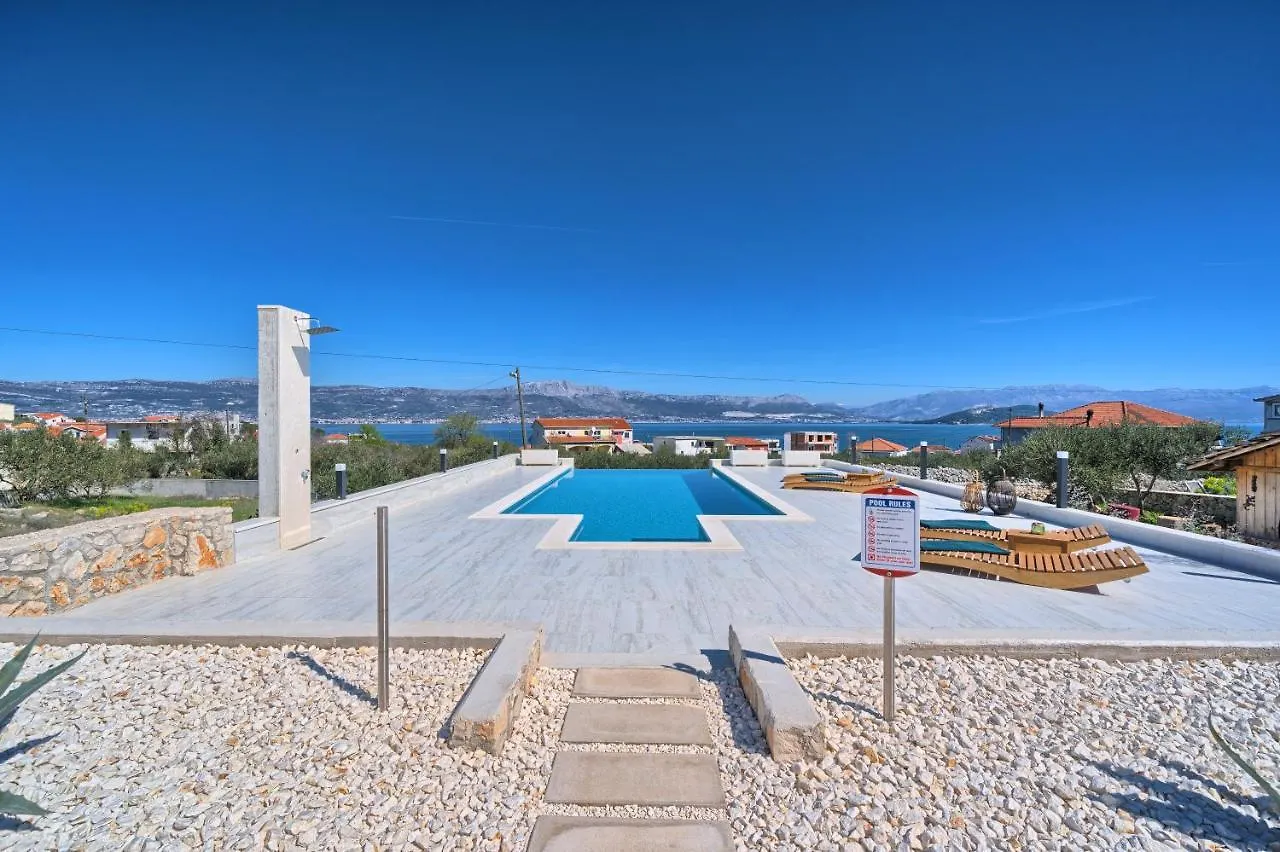 Apartament Villa Ming - Pool, Sea-View And Peace Slatine